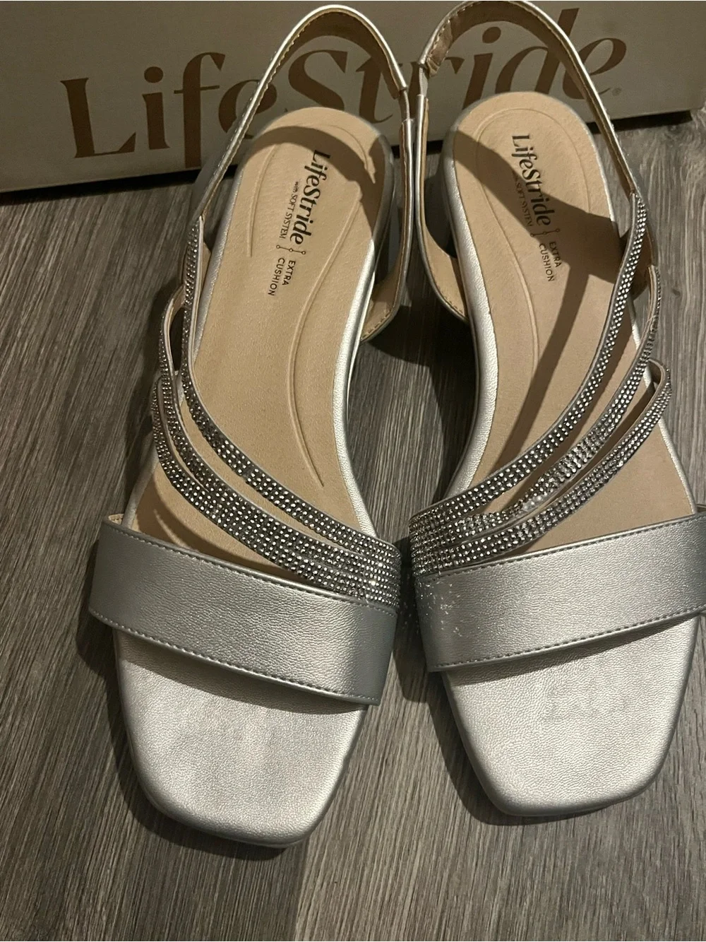 Life Stride shiny silver
